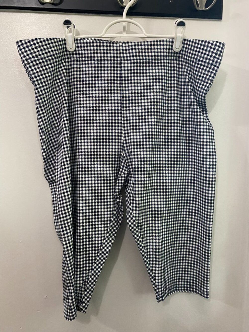 NWT Old Navy Black and White Plaid Pedal Pusher Leggings 2X